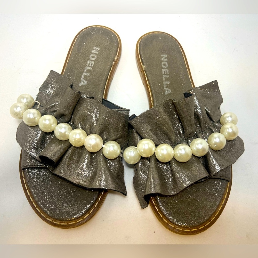 Ladies sandals 7.5